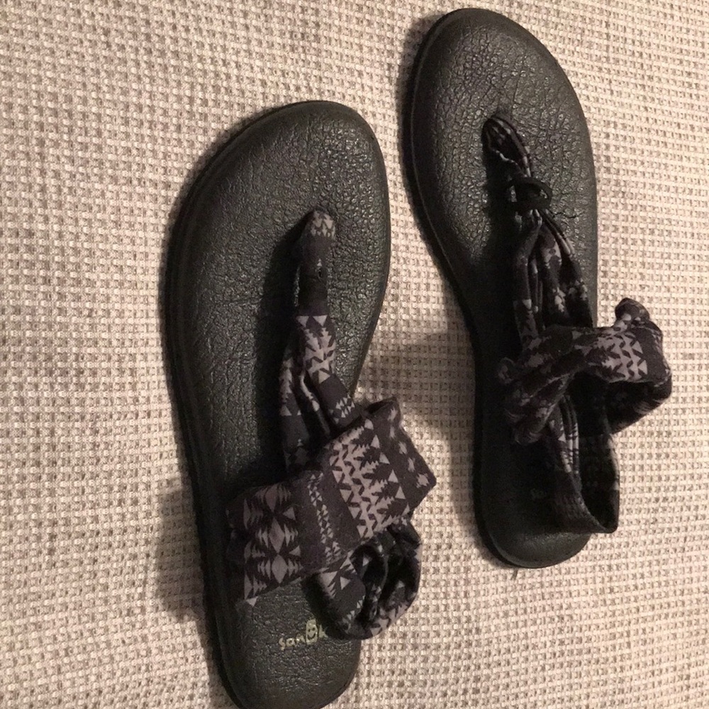 Sanuks Black and Grey